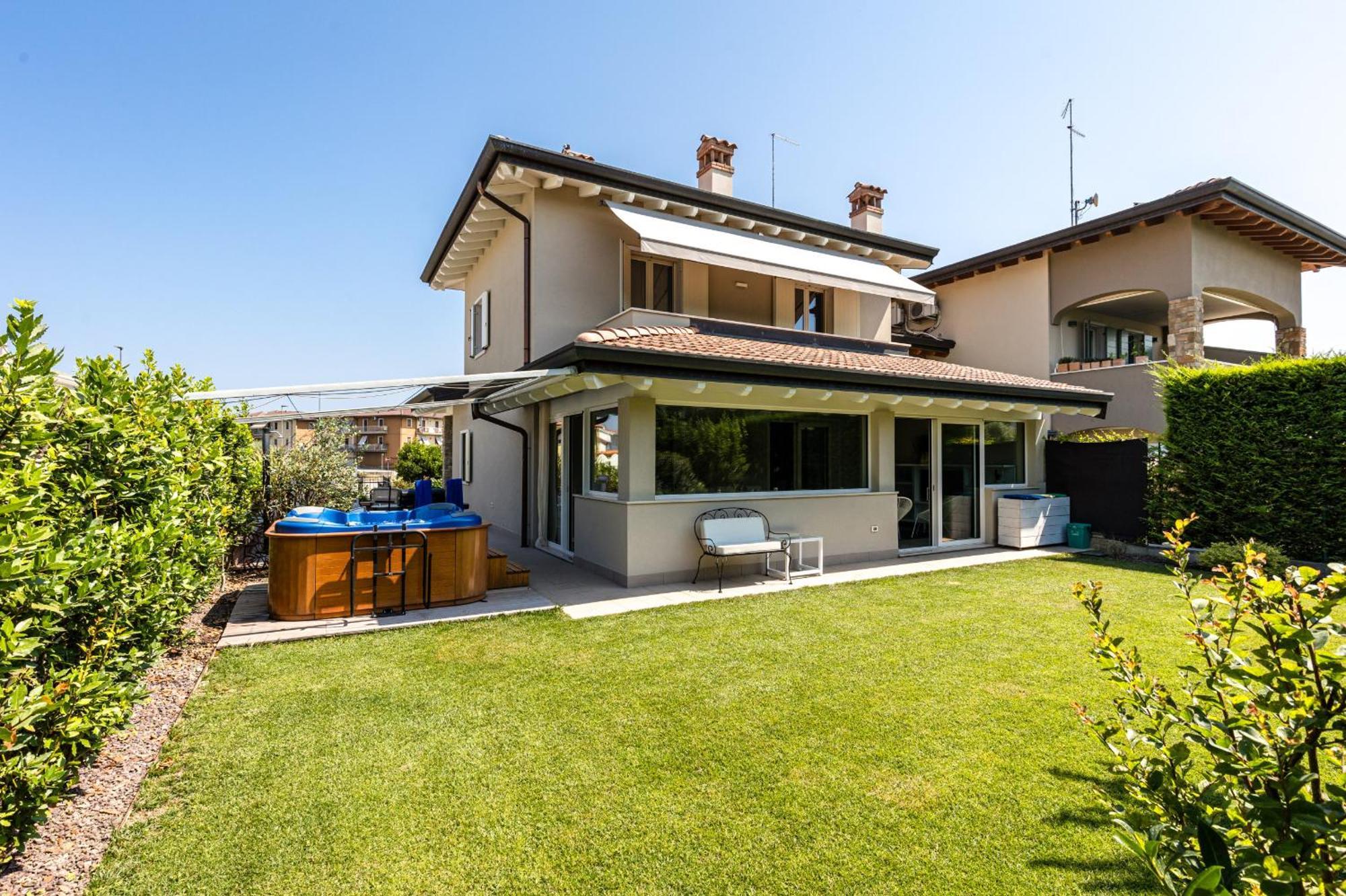 Villa Rita Peschiera del Garda Exteriör bild